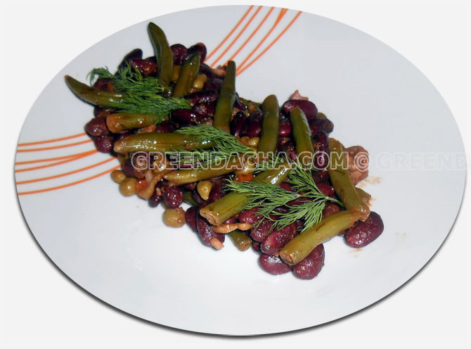 Красная фасоль с мясом и овощами.