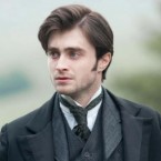 Determined to prove he has outgrown his boy wizard role, Daniel Radcliffe impresses critics as a widower in the period horror film, "The Women in Black."