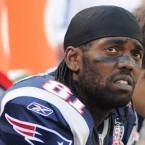 Randy Moss, who caught an NFL-record 23 touchdown passes for the New England Patriots in 2007, wants to return to the league after sitting out last season.