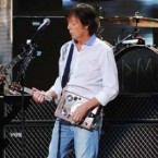 In one of the nights buzziest&nbsp;moments, Paul McCartney stepped in for the late Kurt Cobain in a performance by a reunited Nirvana.
