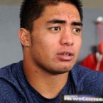 #Teoing: To pose with a non-existent girlfriend.